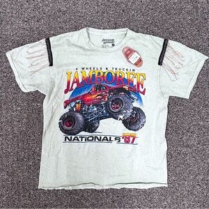 Buckle/American Highway Cropped Tshirt with fringe bead sleeve detail Size M